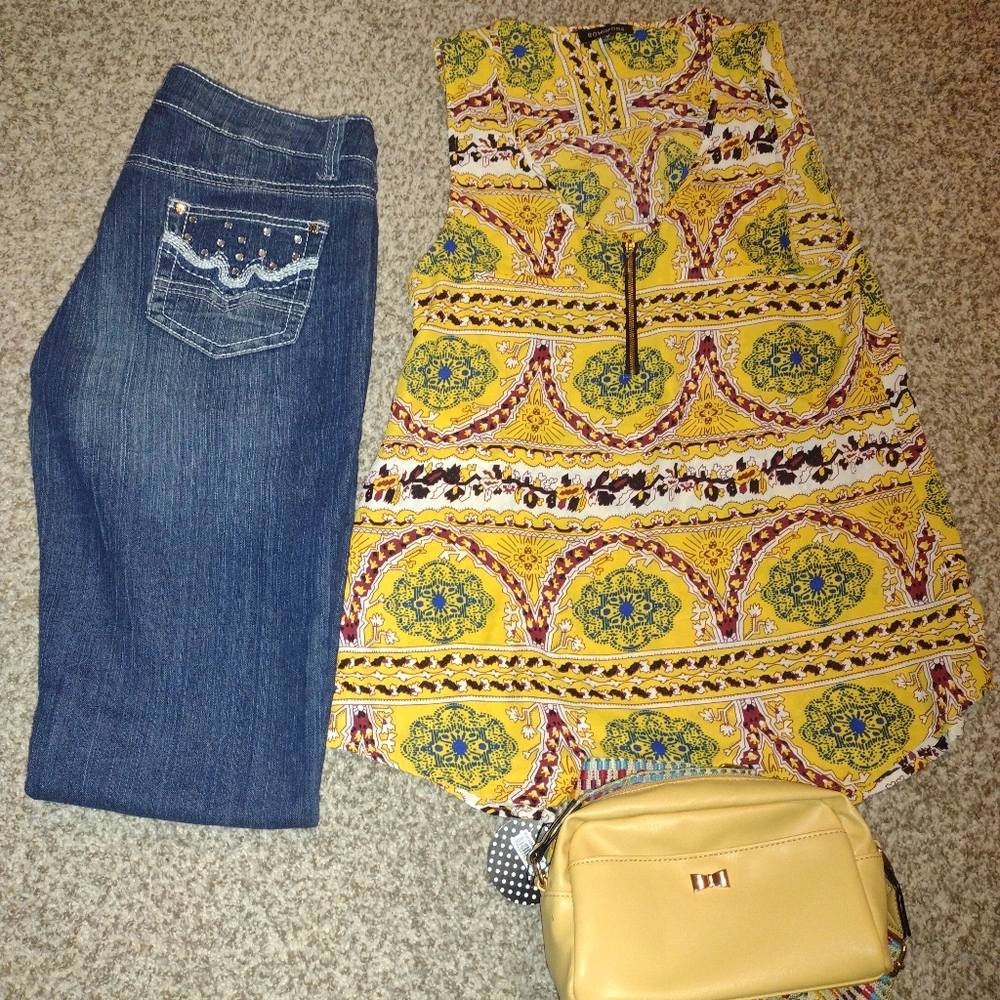 Jeans, shirt and handbag